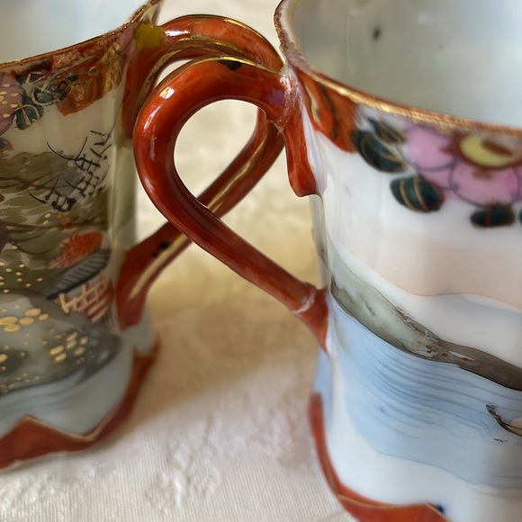 Lot of 2 vintage Japan hand painted demitasse cups - Picture 8 of 9